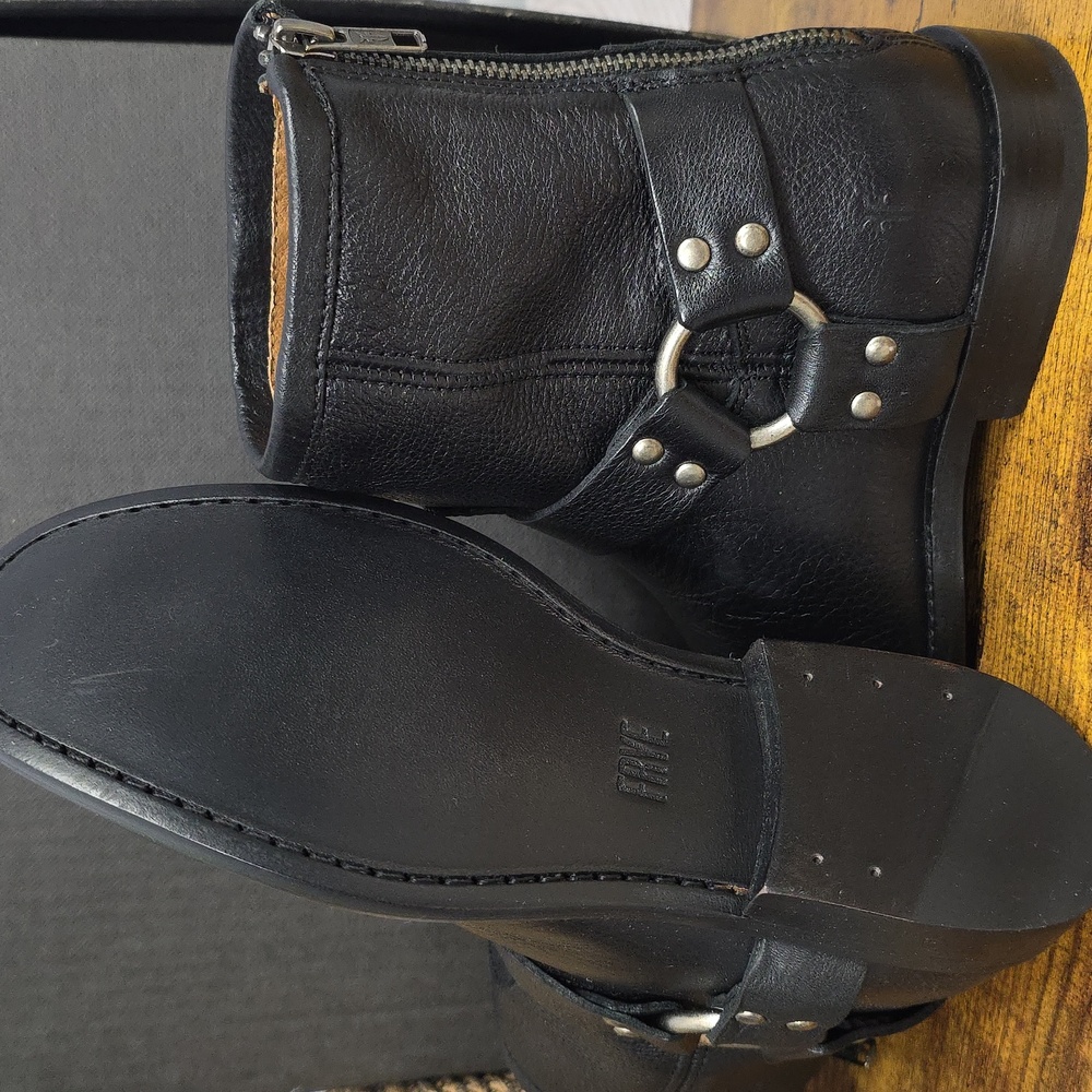 Frye Portia Harness Short Leather Boots - 6.5 - Picture 16 of 16